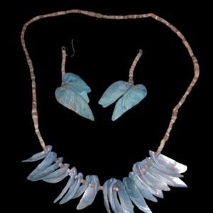 Hawaiian shell necklace